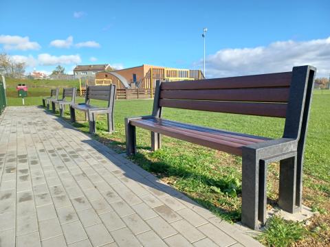 bancs en plastique recyclé Grâce-Hollogne