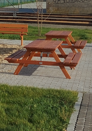 Tables de pique-nique en bois
