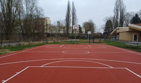 terrain de basket et buts à Anderlecht