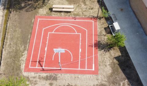 Demi terrain de basket au complexe du Ceria à Anderlecht