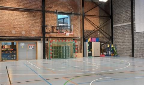 but de handball et basket Molenbeek