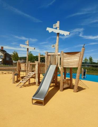 Aire de jeux Idema en bord de Meuse