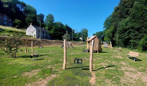 balançoire en bois pour bébé