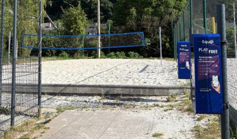 Terrains de beach-volley avec casiers connectées Equip Sport