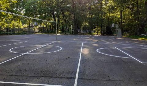 lignes blanches pour terrains de sport et filet de volley