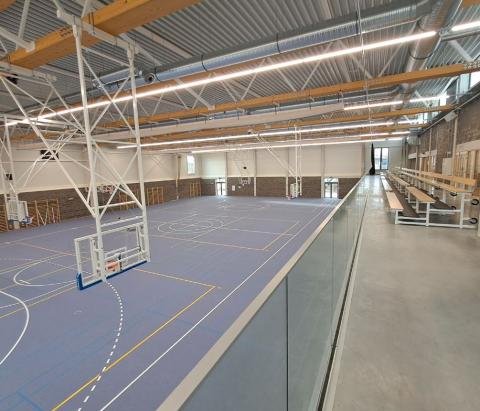 inrichting van de grote sporthal