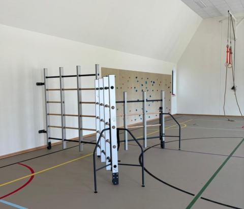 équipements de sport et de gymnastique scolaire