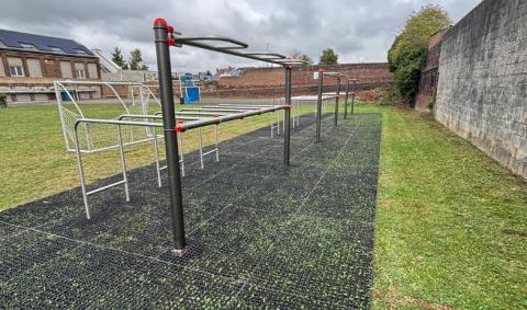 modules street workout et tapis alvéolé à Charleroi