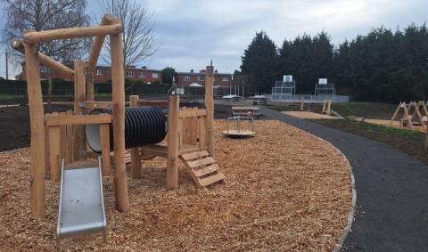 aménagements ludiques en bois de robinier et acier galvanisé