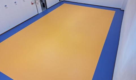 salle de gym bleu et jaune Rixensart