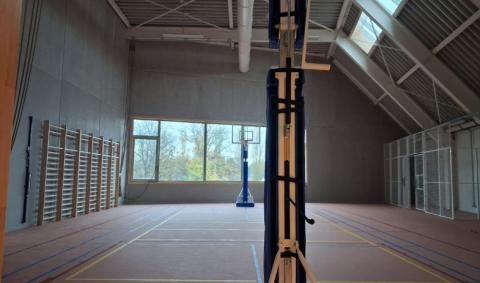 Buts de basket-ball et espalier