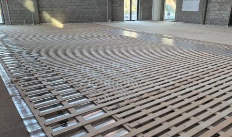 sous-construction en bois pour sol sportif