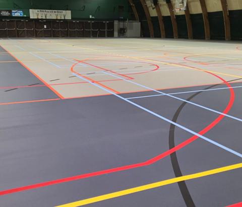 pose du nouveau sol sportif finalisée par Idemasport