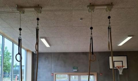 système de fixation d'anneaux au plafond