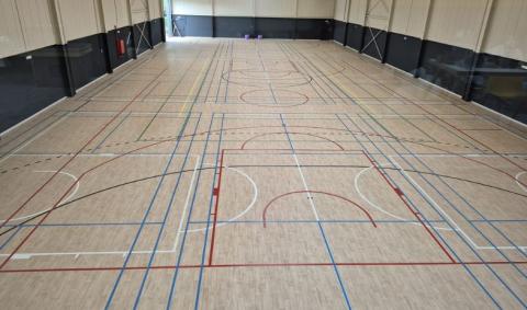 Revêtement et tracés sportif par idemasport au hall omnisport de Bizet