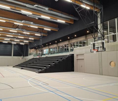 aménagement d'un hall sportif de Turnhout avec tribunes